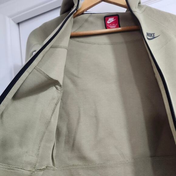 ❤️NWT❤️ Nike Kids Sweater Boys Zip-Up Jacket - Tan - Picture 9 of 11